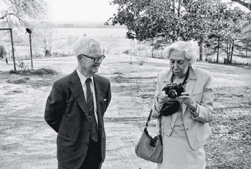 Cleanth Brooks and Eudora Welty, Rose Hill, MS, 1985. (William Ferris)