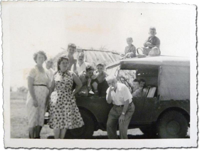 My father (fourth from left) and his family in Quivicán, Cuba, 1957. (IMAGE COURTESY OF THE AUTHOR)