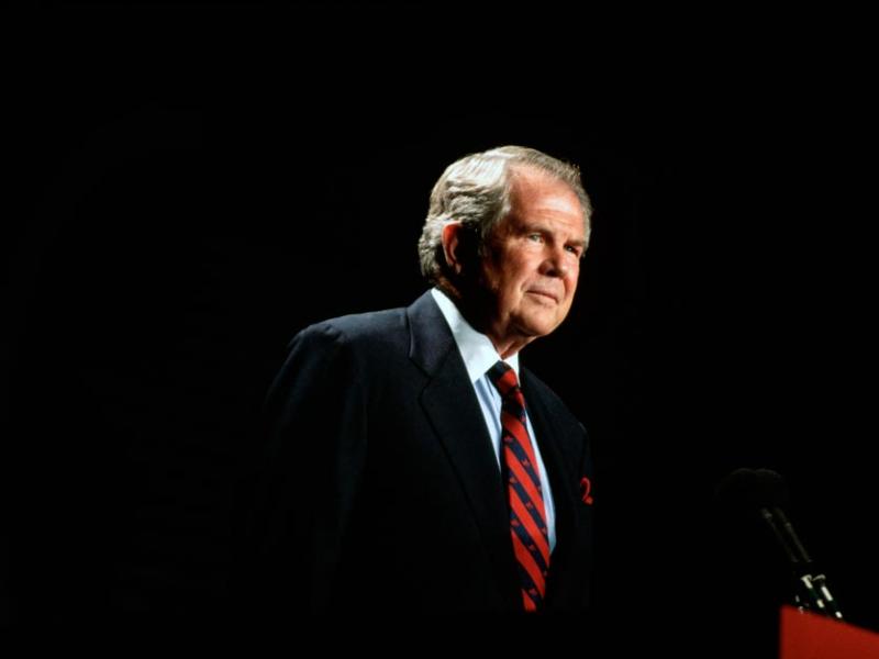Pat Robertson speaks to a meeting of the Christian Coalition in Washington DC in 1994 (Wally McNaMee / Corbis).