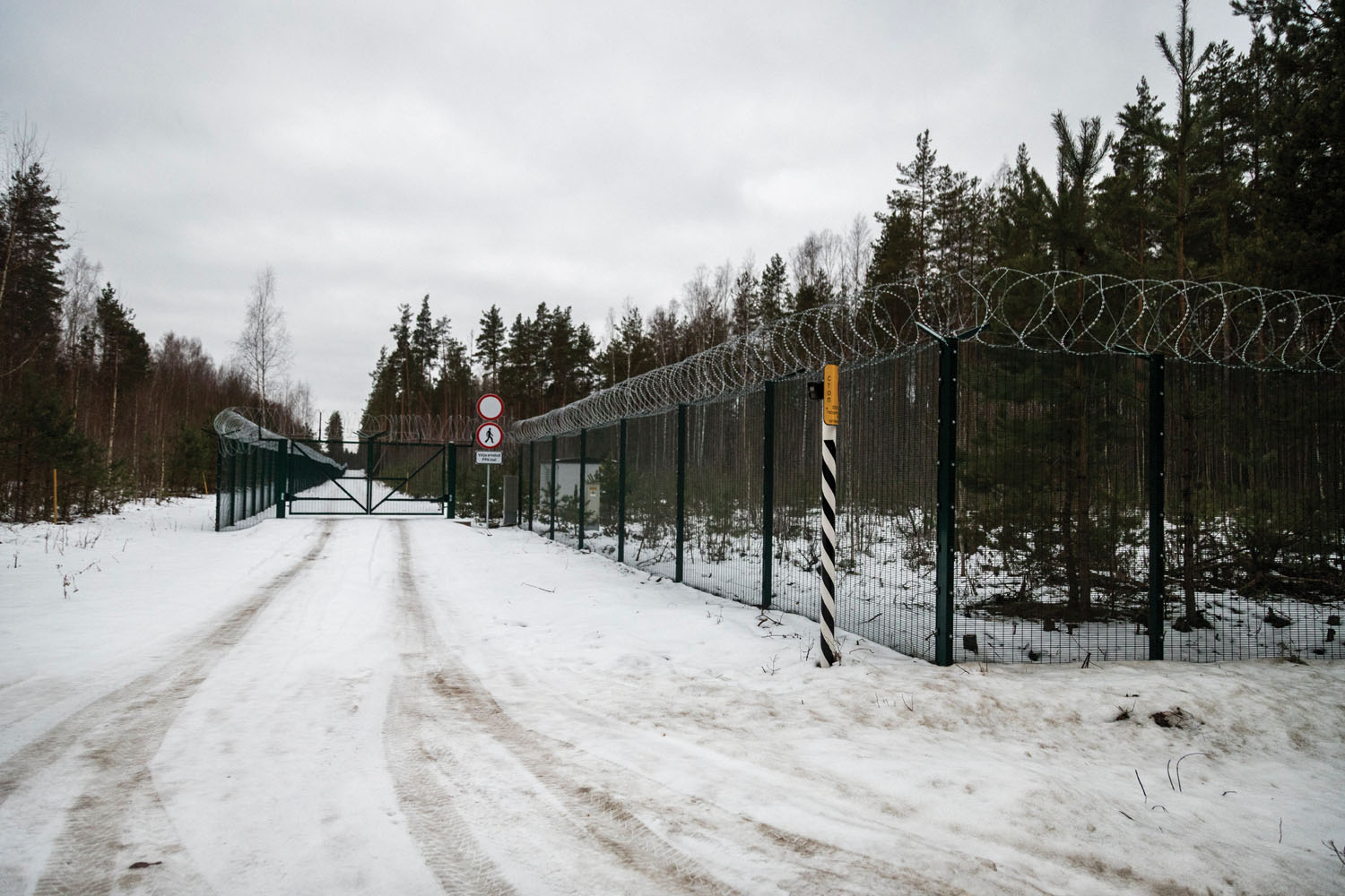 A transit corridor that crosses into Russian territory. Varska, Estonia, March 2025.