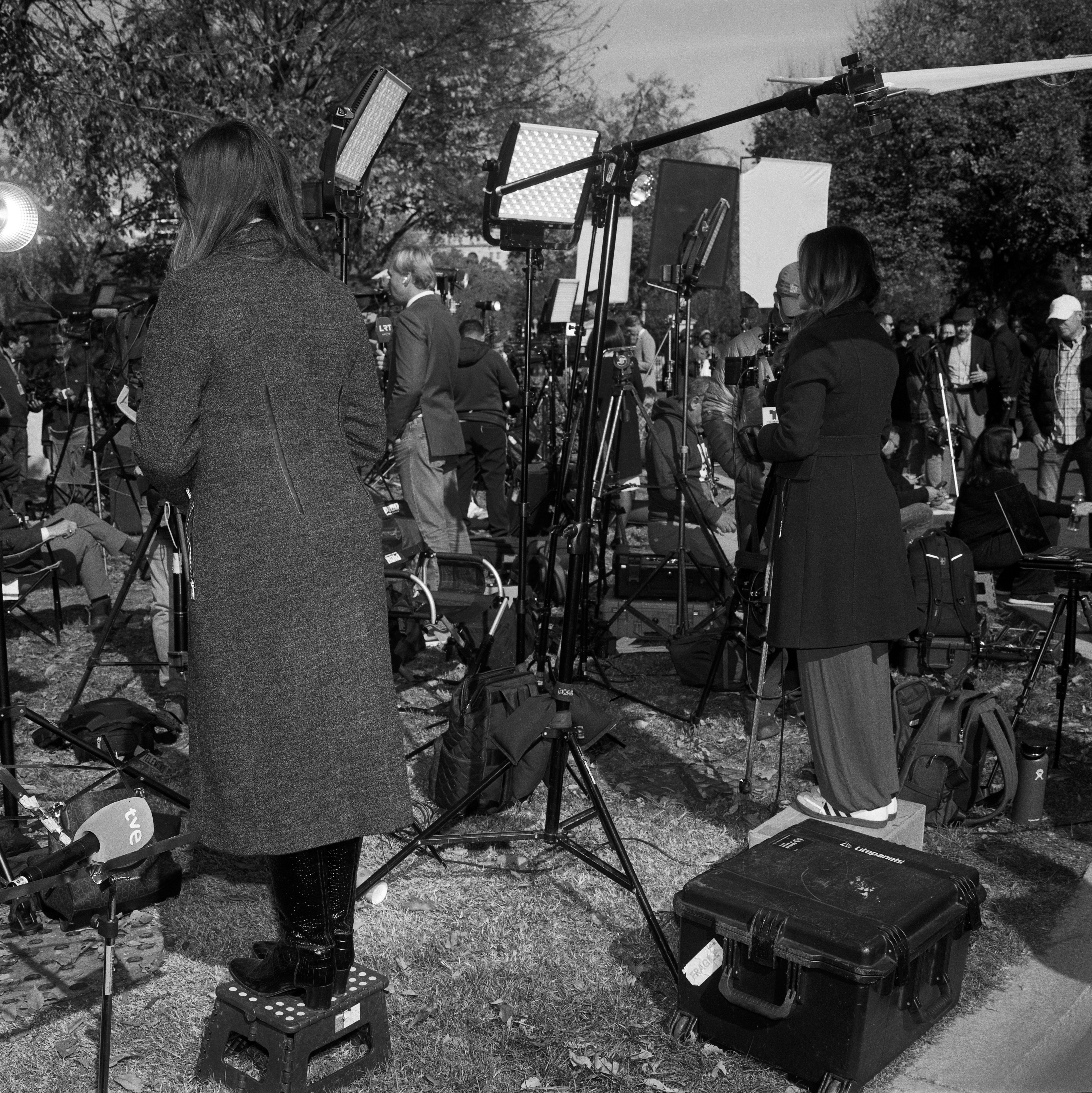 Journalists outside the West Wing of the White House. Washington, DC, 2025.