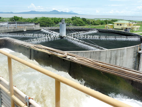 A new wastewater treatment plant helps reduce the number of pollutants going into the lake, but Xolotlán will never be drinkable.